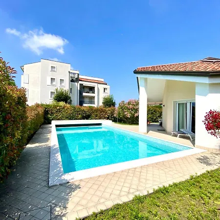 In Daniela Con Piscina Privata Carraro Immobiliare - Family * Лидо-ди-Езоло
