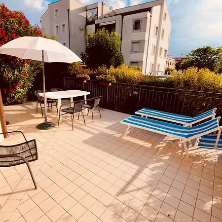 In Daniela Con Piscina Privata Carraro Immobiliare - Family Апартаменты Лидо-ди-Езоло